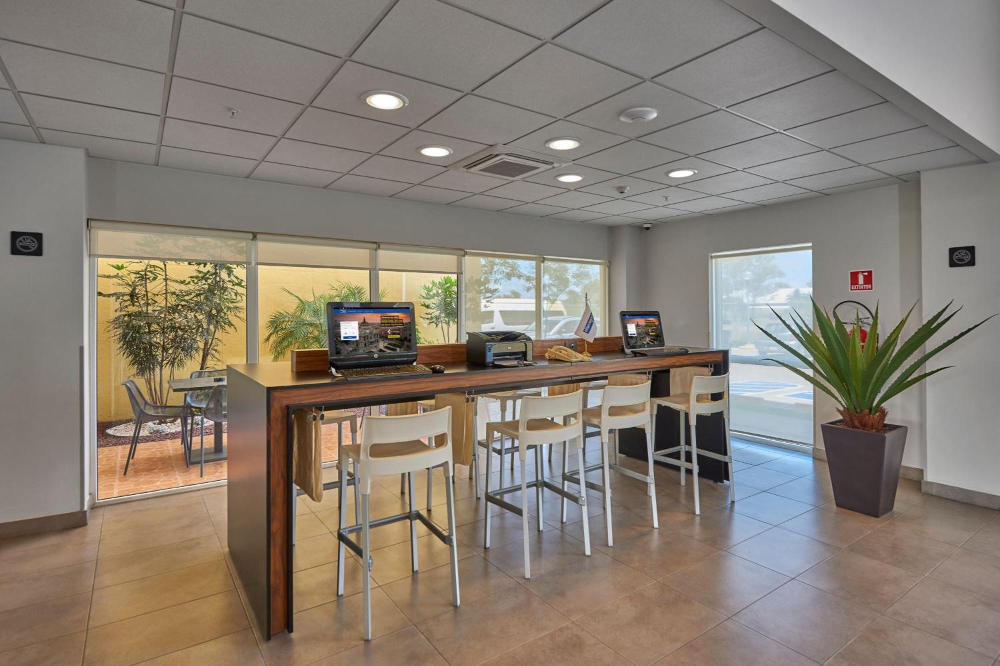 City Express By Marriott Durango Exterior photo